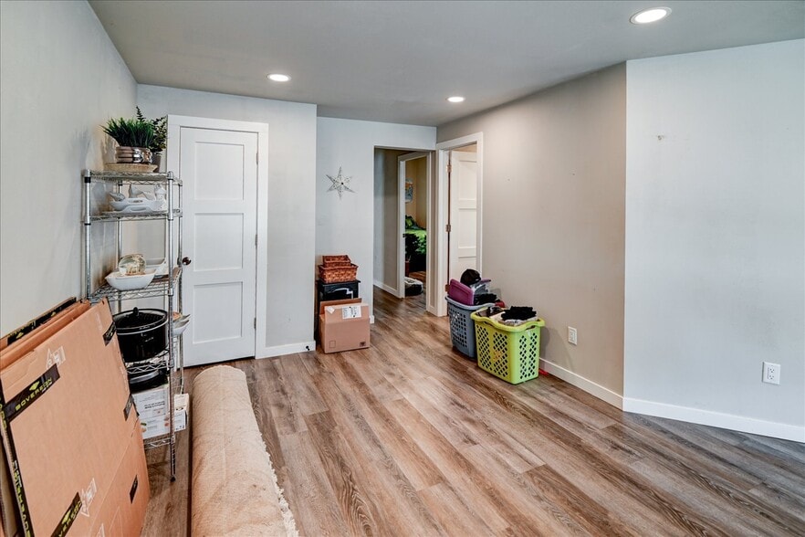 Building Photo - 205 S Fair Oaks Ave