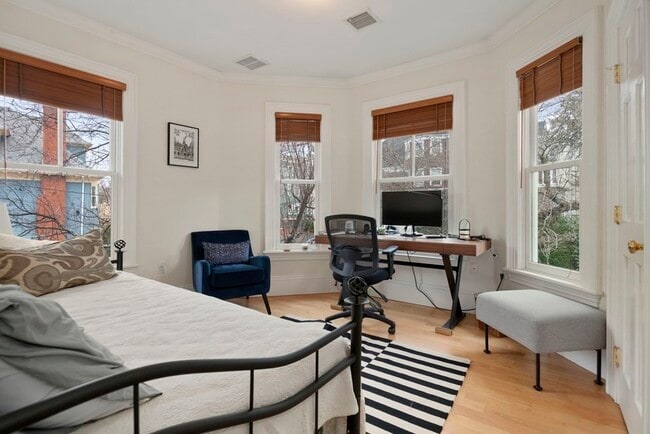 Building Photo - 53 Upland Rd