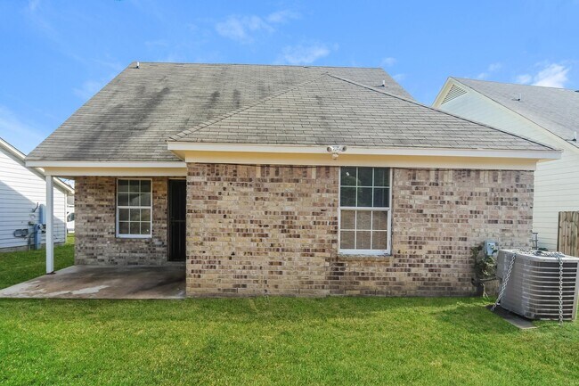 Building Photo - 4663 Royal View Dr