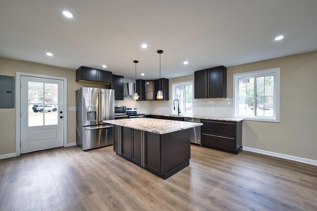 Building Photo - 4 Water St