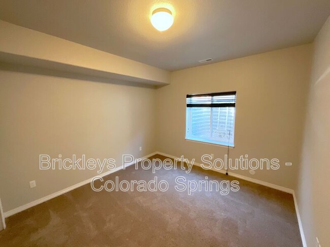 Building Photo - 815 Tailings Dr