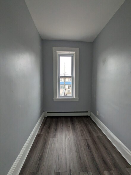 Building Photo - 644 Kennedy Blvd