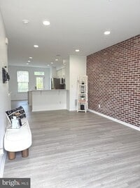Building Photo - 139 Streamview Dr