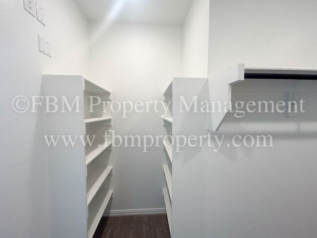 Building Photo - 1203 Doris May Dr