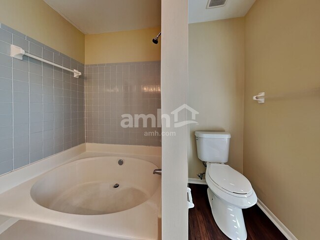 Building Photo - 3367 Woodlyn Hills Dr