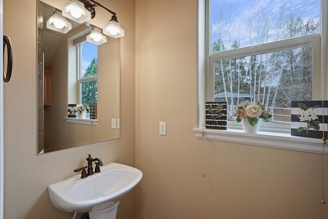 Building Photo - 20482 Jacklight Ln