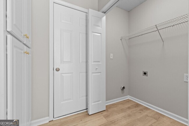 Building Photo - 1587 Brush Creek Dr