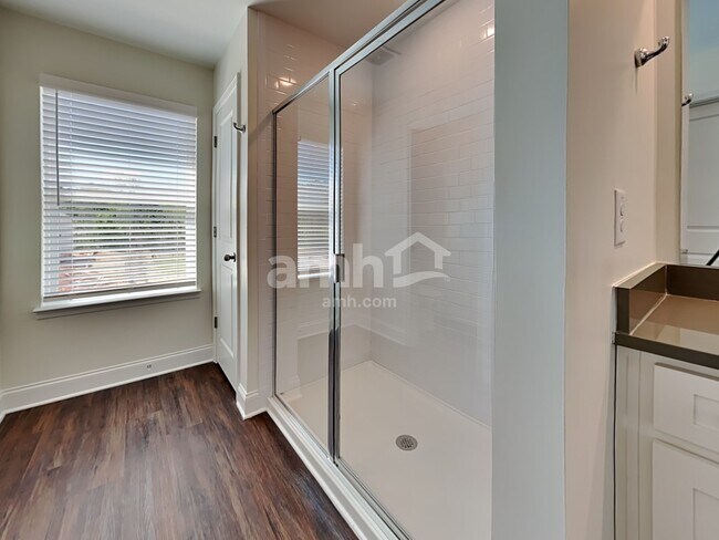 Building Photo - 3750 Blackshear Pl
