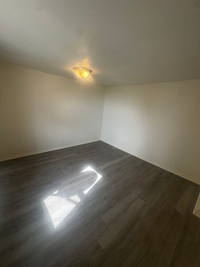 Building Photo - 222 N 12th St