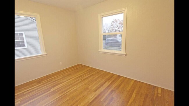 Bedroom #3 - 1024 E Hoffman Ave