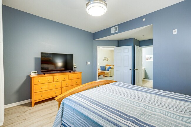 Building Photo - 15430 Bellamar Cir