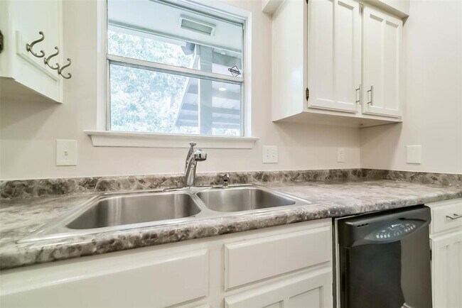 Building Photo - 7206 Gallant Glen Ln