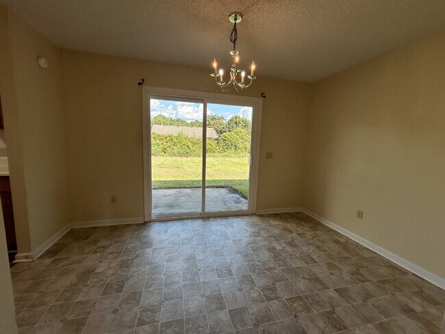 Building Photo - House for Rent