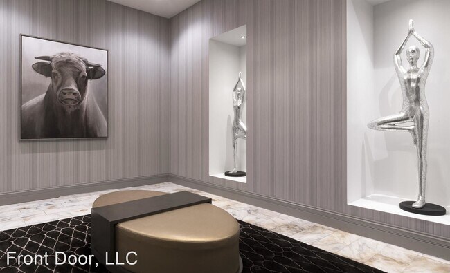 Building Photo - 215 N Main St