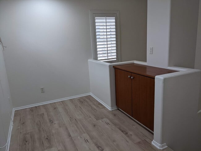 Building Photo - 720 S San Fernando Blvd