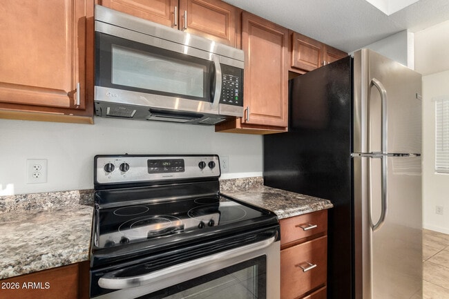 Building Photo - 616 S Hardy Dr