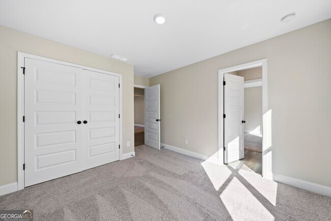 Building Photo - 280 Mulberry Dr