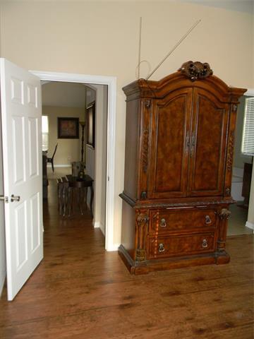 Building Photo - 1716 Kittyhawk Dr