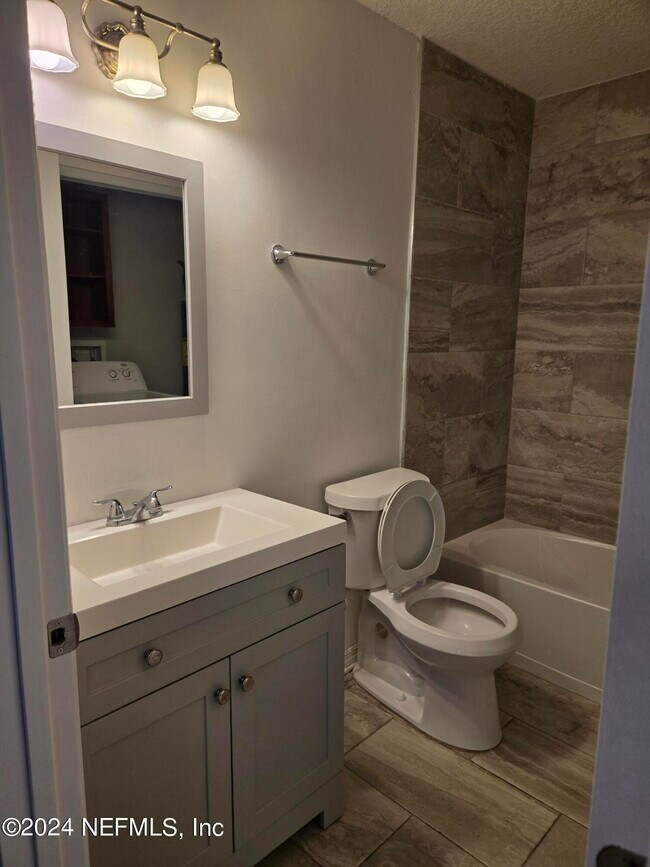 Building Photo - 1055 Stocks St