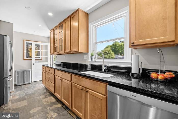 Building Photo - 3241 Holly Hill Dr
