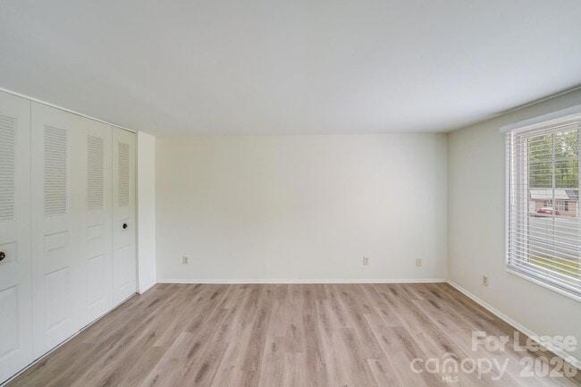 Building Photo - 5001 Forest Mountain Ct