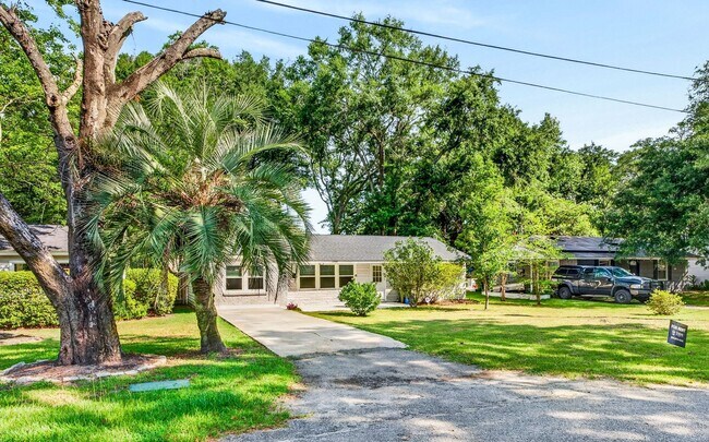 Building Photo - Move-In Ready Home in Hanahan