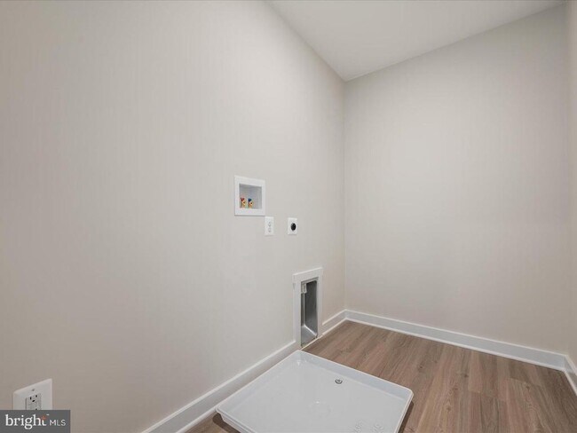 Building Photo - 17 Lyriq Ct