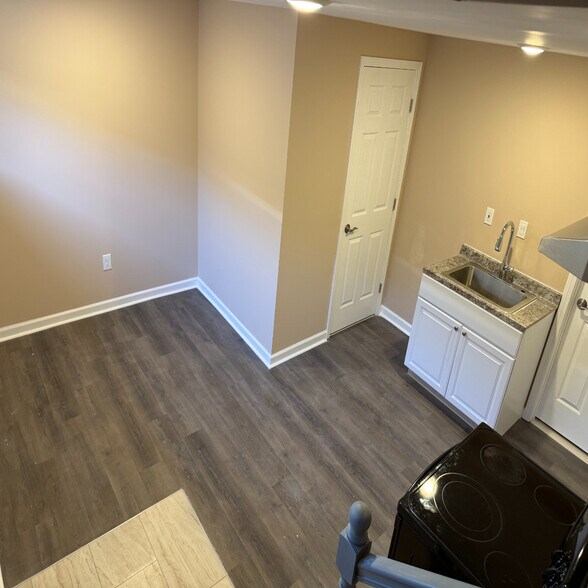 Building Photo - 4820 Hayes St NE