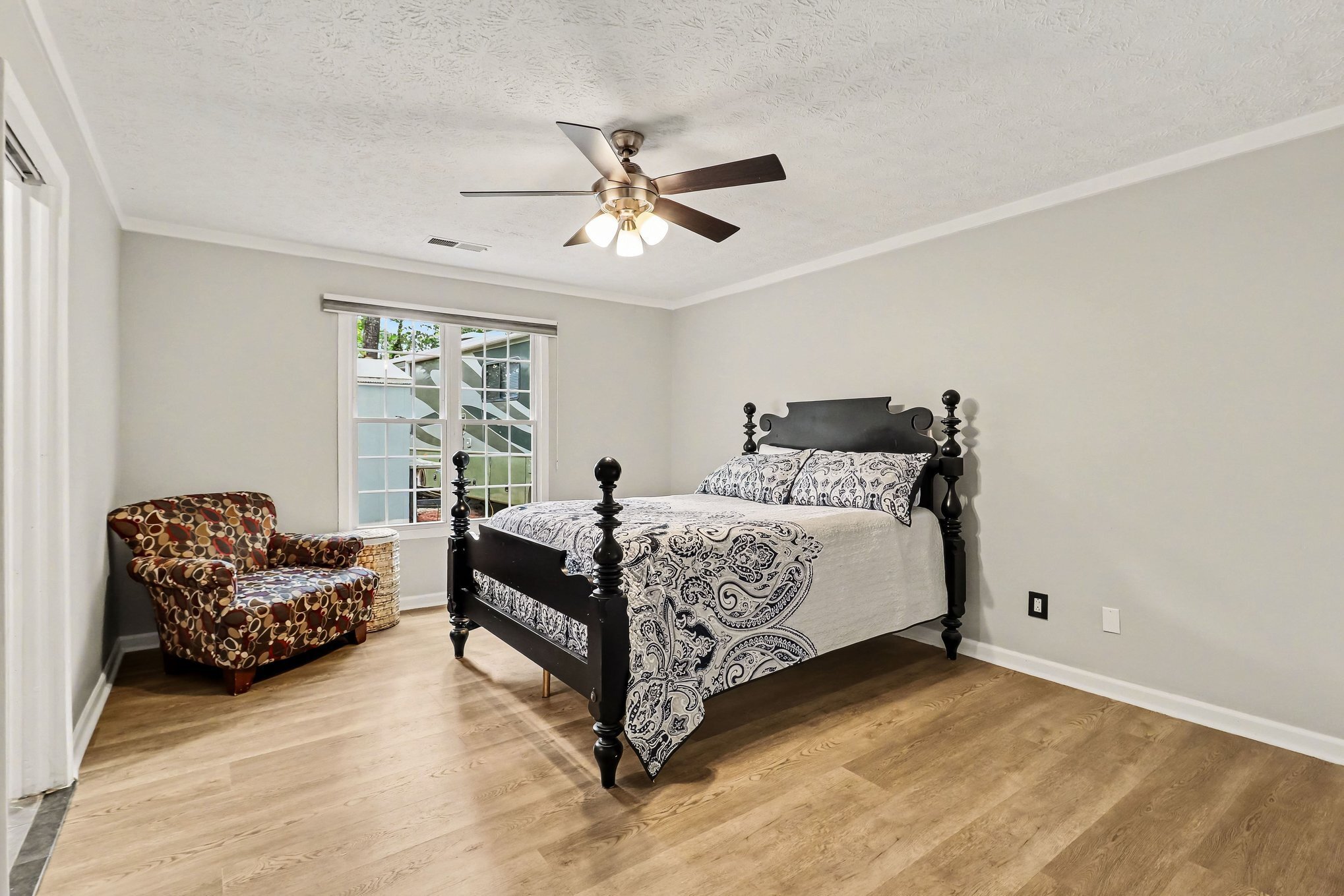 Building Photo - 210 Fireside Way