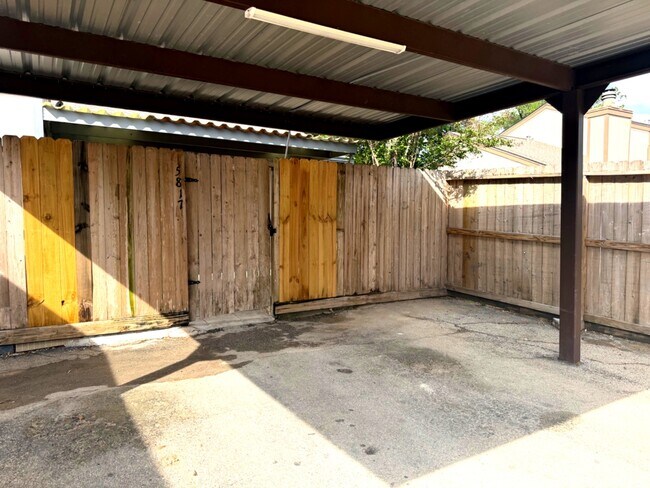 Building Photo - 5817 W Tidwell Rd