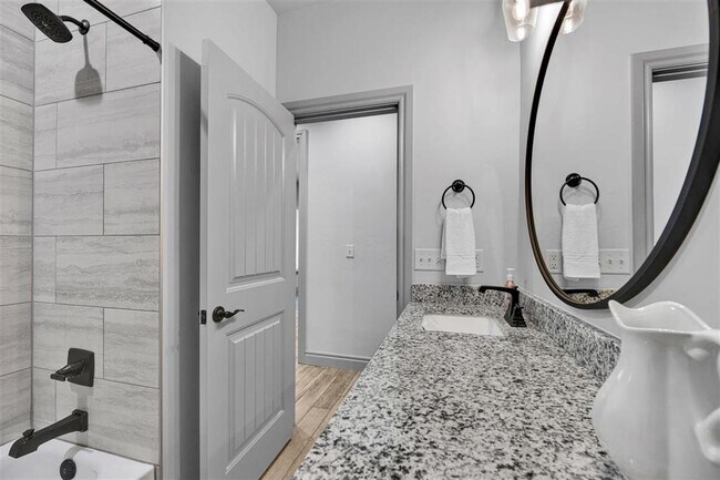 Building Photo - 12422 NE Stone Ridge Ln