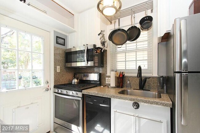 Building Photo - Wonderful Home in Great Arlington Location!