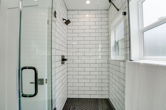 Building Photo - 3673 Budd St