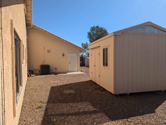 Building Photo - Large 3 bedroom with 3 car garage