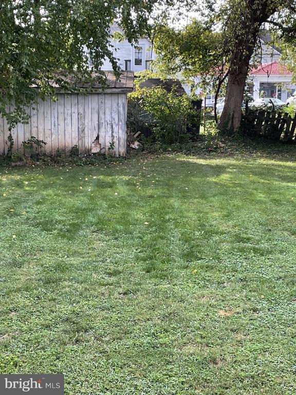 Building Photo - 618 Wolfe St