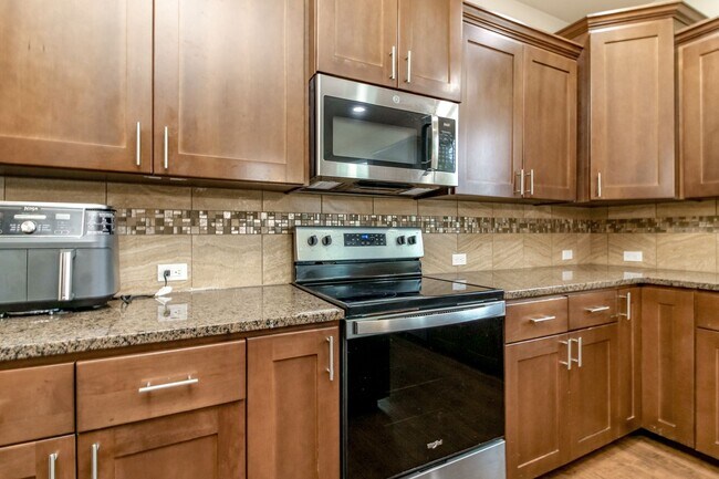 Building Photo - Beautiful Home in Highly Sought After Yelm...