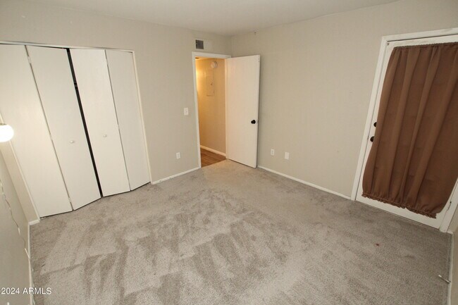 Building Photo - 3119 W Cochise Dr