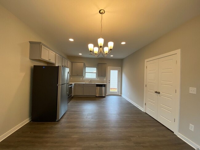 Building Photo - 14332 Chase Dr