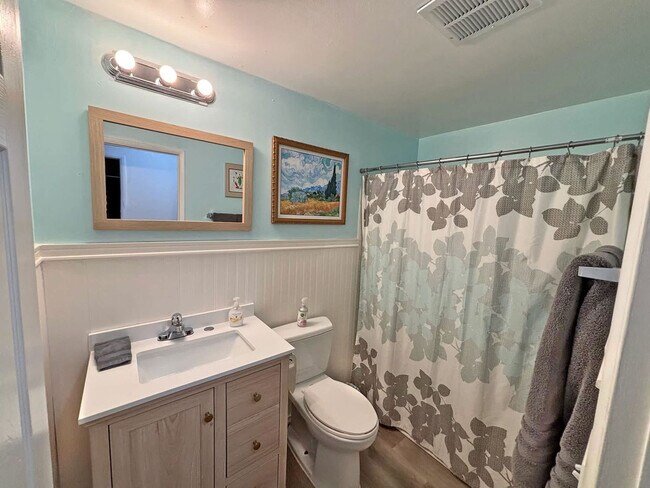 Building Photo - 10499 S Carnation Dr