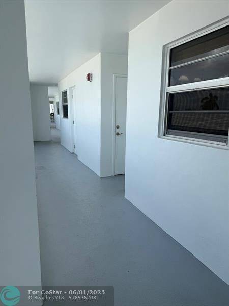Building Photo - 3051 NE 48th St