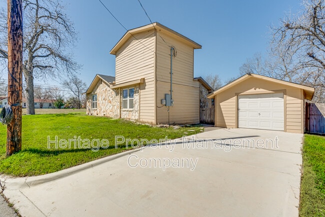 Building Photo - 479 S Sycamore Ave
