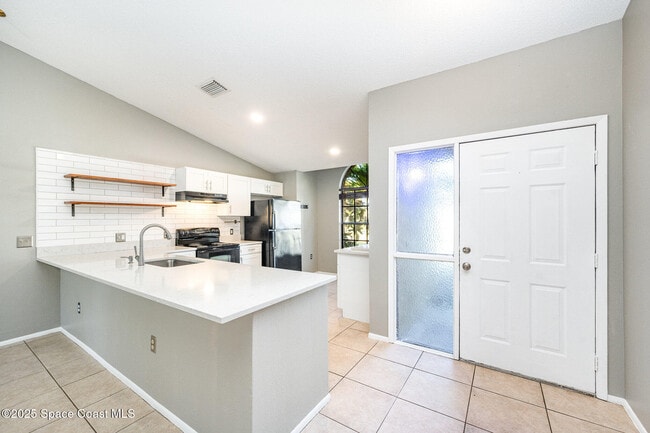 Building Photo - 869 Yorktowne Dr