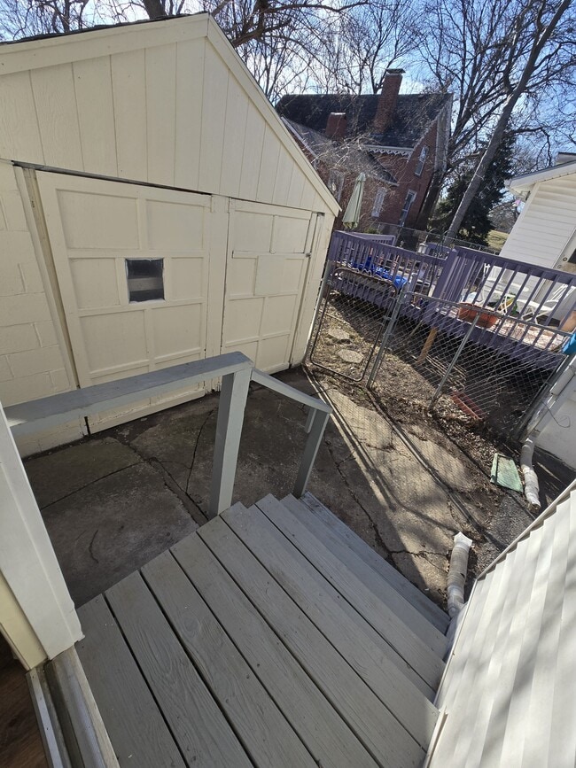 Building Photo - 417 W Walnut St