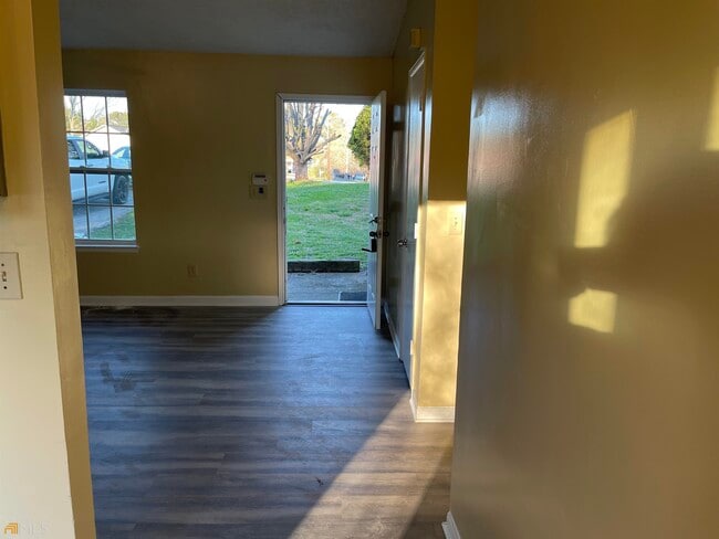 Building Photo - 10399 Briarbay Dr