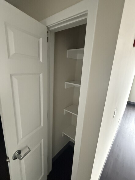 Building Photo - 695 Hamilton St