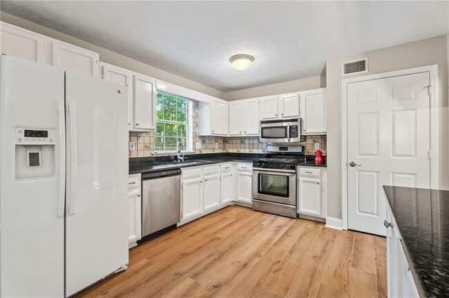 Building Photo - 4930 Heritage Trace Ct