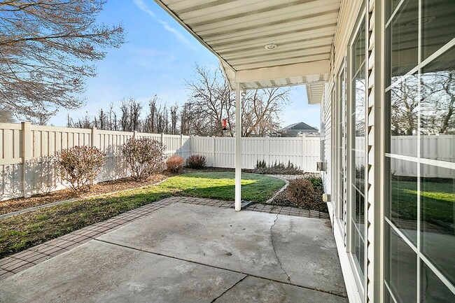 Building Photo - 10460 W Achillea St