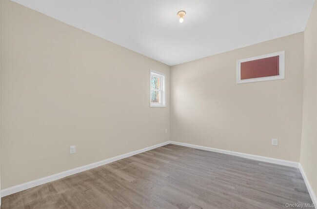 Building Photo - 149 Lewis Ln