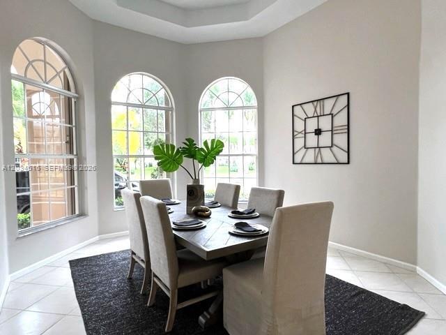 Building Photo - 2501 Poinciana Dr