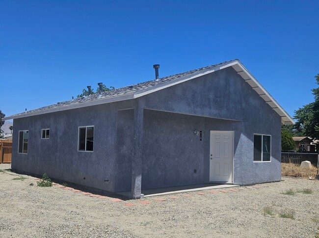 Building Photo - 710 Whittier Ave
